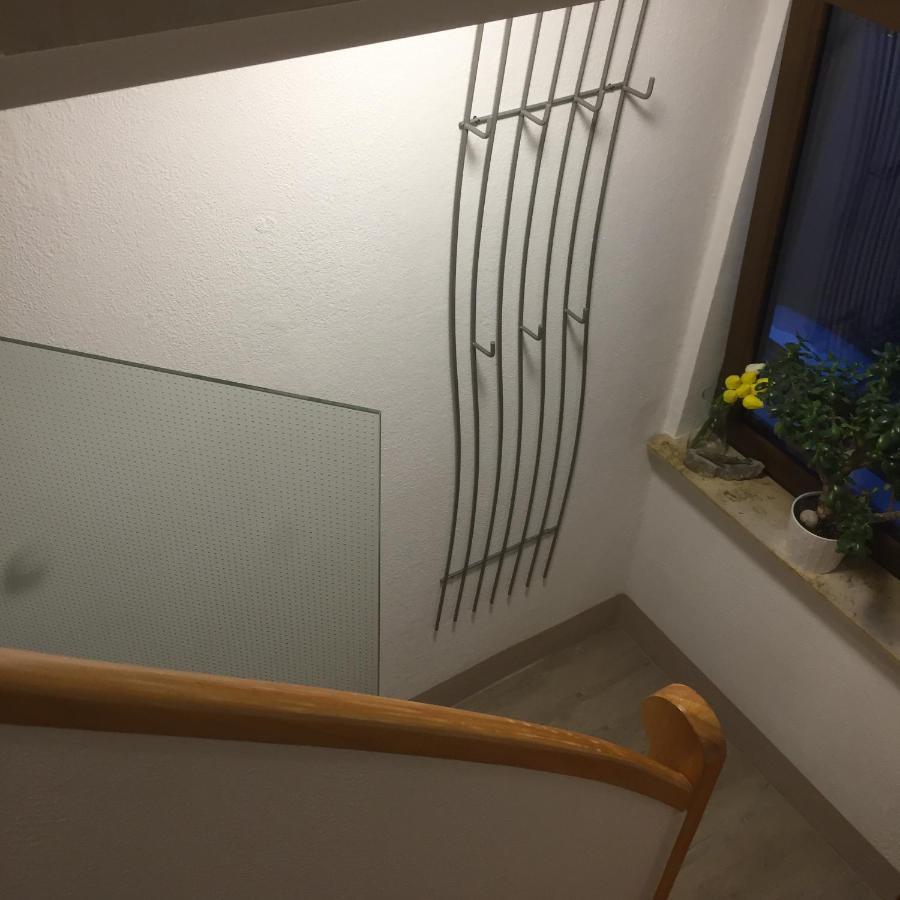 Unter Dem Dach Mit Parkplatz Apartman Brémai repülőtér Kültér fotó
