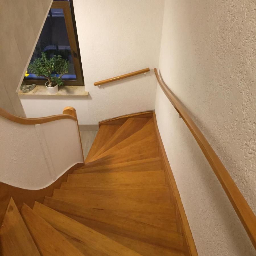 Unter Dem Dach Mit Parkplatz Apartman Brémai repülőtér Kültér fotó