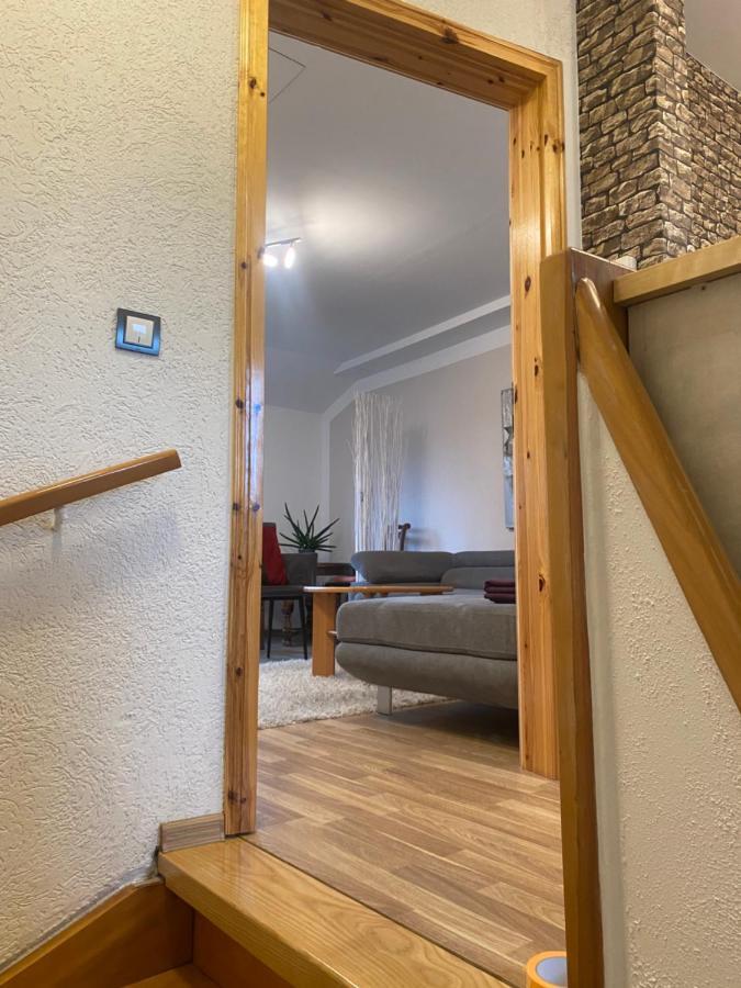 Unter Dem Dach Mit Parkplatz Apartman Brémai repülőtér Kültér fotó