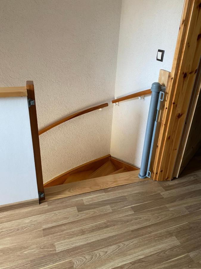 Unter Dem Dach Mit Parkplatz Apartman Brémai repülőtér Kültér fotó